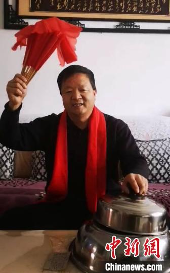 甘肅非遺民間文學“春官說詩”傳承人宅家上網(wǎng)“說鄉(xiāng)情” 甘肅非遺民間文學“春官說詩”傳承人宅家上網(wǎng)“說鄉(xiāng)情”