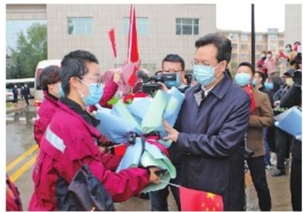 慶陽市第二、三批支援湖北醫(yī)療隊12名隊員凱旋