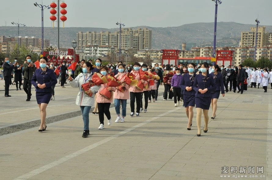 不辱使命 英雄凱旋！麥積區(qū)馳援武漢5名醫(yī)務人員回家了