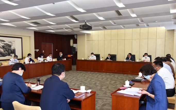 【兩會(huì)快訊】甘肅代表團(tuán)分組審議全國人大常委會(huì)工作報(bào)告，林鐸參加第一小組會(huì)議并發(fā)言