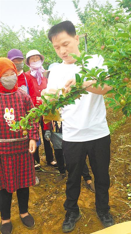 【走向我們的小康生活】白福民，為家鄉(xiāng)人搭起“致富橋”