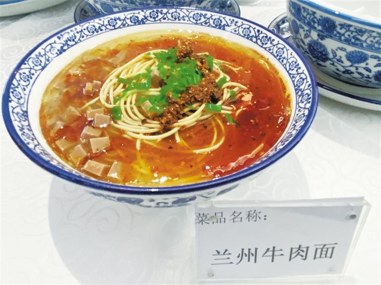 品香茗吃美食 還能K歌跳舞 “環(huán)西部火車游”專列爽得很！