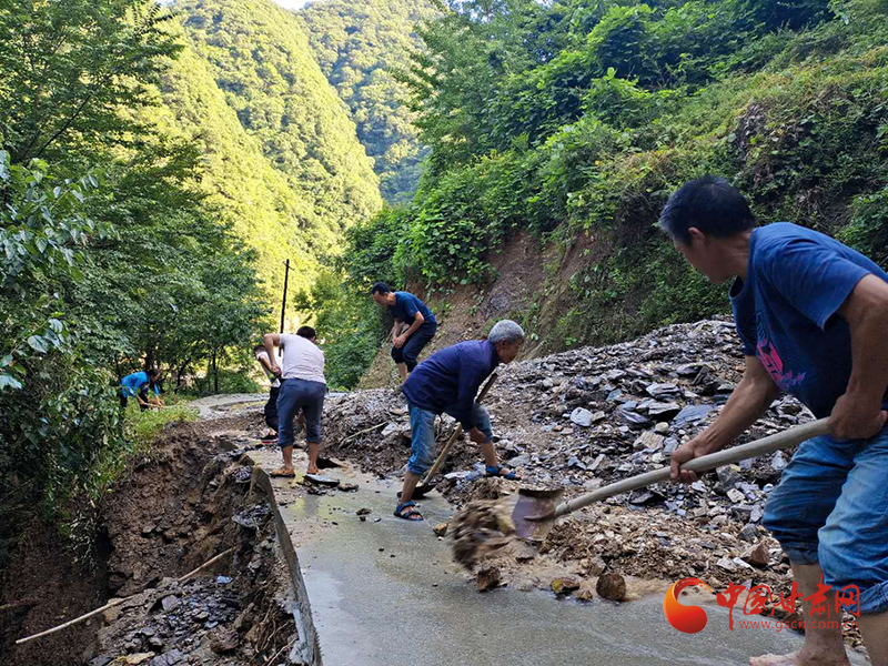 康縣陽壩鎮(zhèn)：黨員聞“汛”而動(dòng) 吹響防汛集結(jié)號