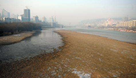 市民：黃河水位大降會(huì)不會(huì)影響供水？ 水務(wù)部門：枯水期流量偏小屬于正常現(xiàn)象