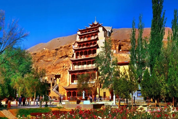 站著等你三千年:仰望“東亞文化之都”——敦煌