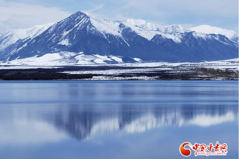 初夏，來(lái)山丹馬場(chǎng)鸞鳥(niǎo)湖畔賞雪