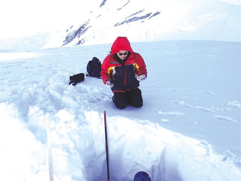 中科院西北研究院研究員李宗?。浩钸B山上的“守望者”