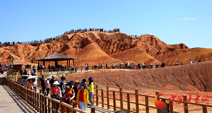 端午假期張掖共接待游客87.05萬人次，實(shí)現(xiàn)旅游收入4.64億元