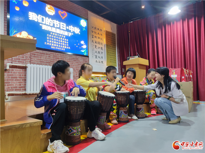 【網(wǎng)絡(luò)中國(guó)節(jié)·中秋】共青團(tuán)蘭州市委等部門給特殊兒童送祝福