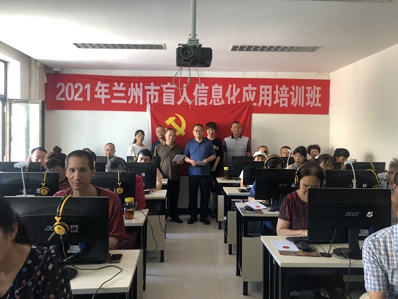 維權(quán)處黨支部開展“法律宣傳進學?！敝驹刚叻?wù)活動