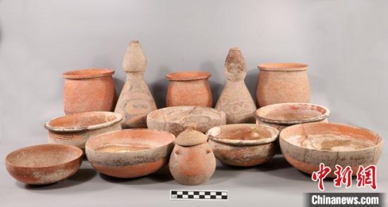 圖為圪垯川遺址出土的器物組合。(資料圖) 甘肅省文物局供圖