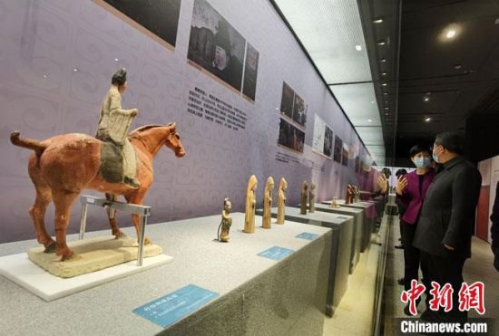 圖為展覽現(xiàn)場?！●T志軍 攝