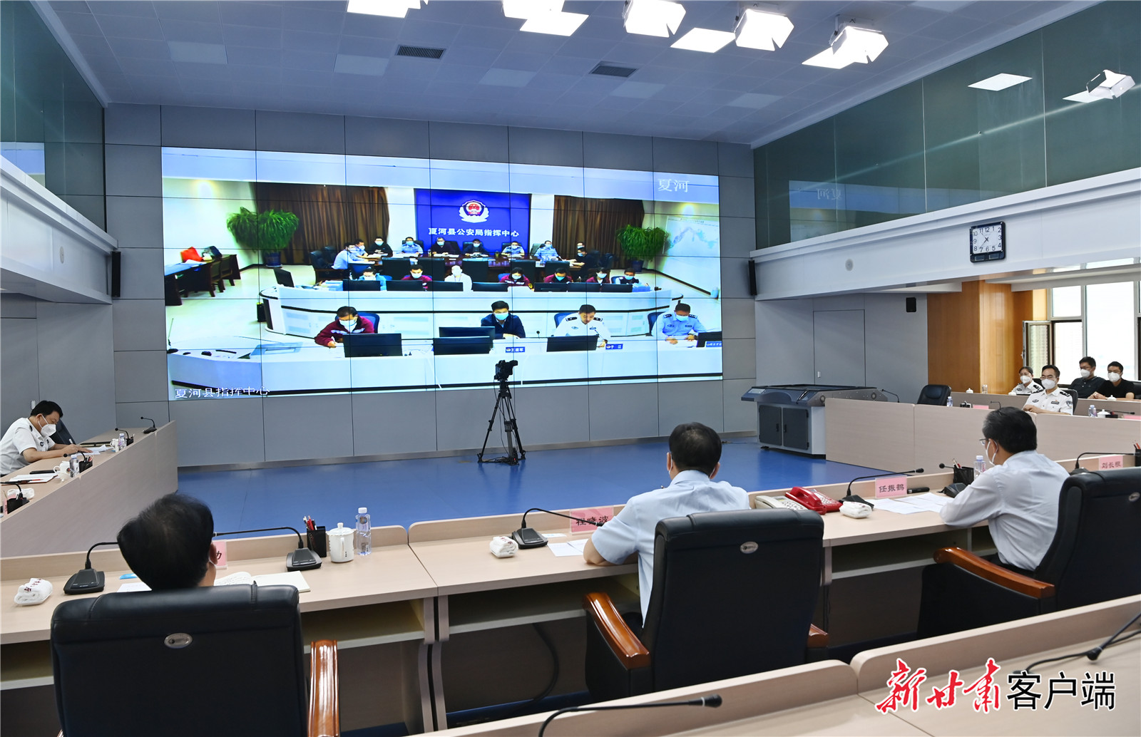 任振鶴在省公安廳調研2