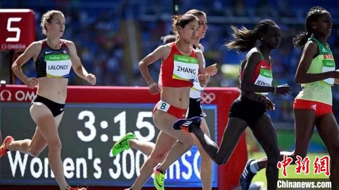2016年8月，中國選手張新艷參加里約奧運(yùn)會(huì)田徑女子3000米障礙賽預(yù)賽。(資料圖) 受訪者供圖