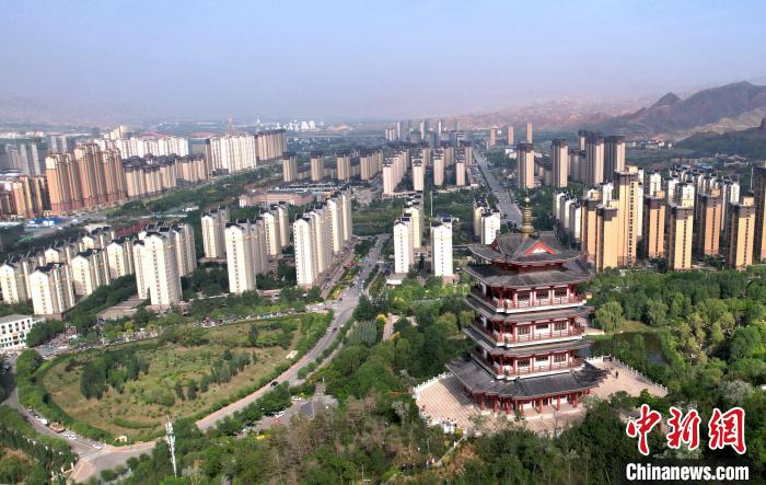 圖為“南涼古都”樂都朝陽山片區(qū)的今朝?！⊙Φ?攝