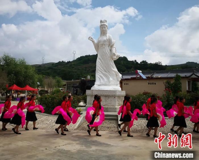 甘肅省西和縣乞巧節(jié)活動。殷春永 攝