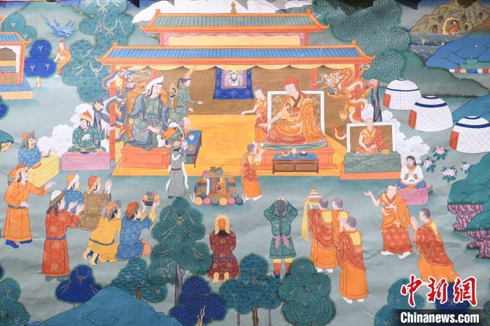 8月20日，在蘭州市博物館展出的大型歷史題材卷軸唐卡“涼州會(huì)盟”?！〈魑牟?攝